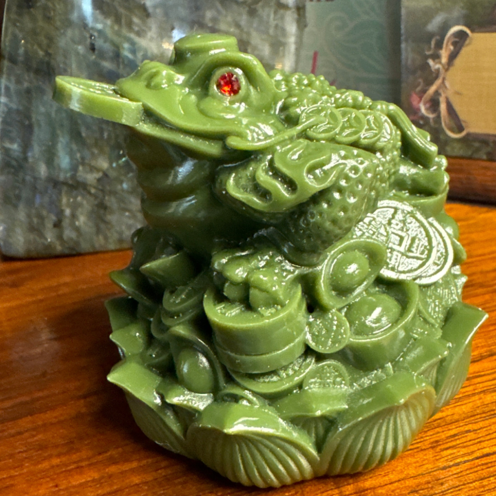 Polyresin Feng Shui Figurine Money Toad - Jade