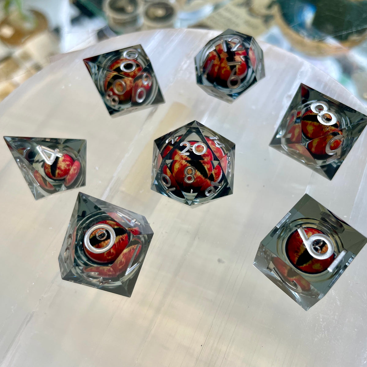 Flowable Liquid Dragon Eyeball Dice 7-piece D&amp;D Sharp Resin Inclusion Dice