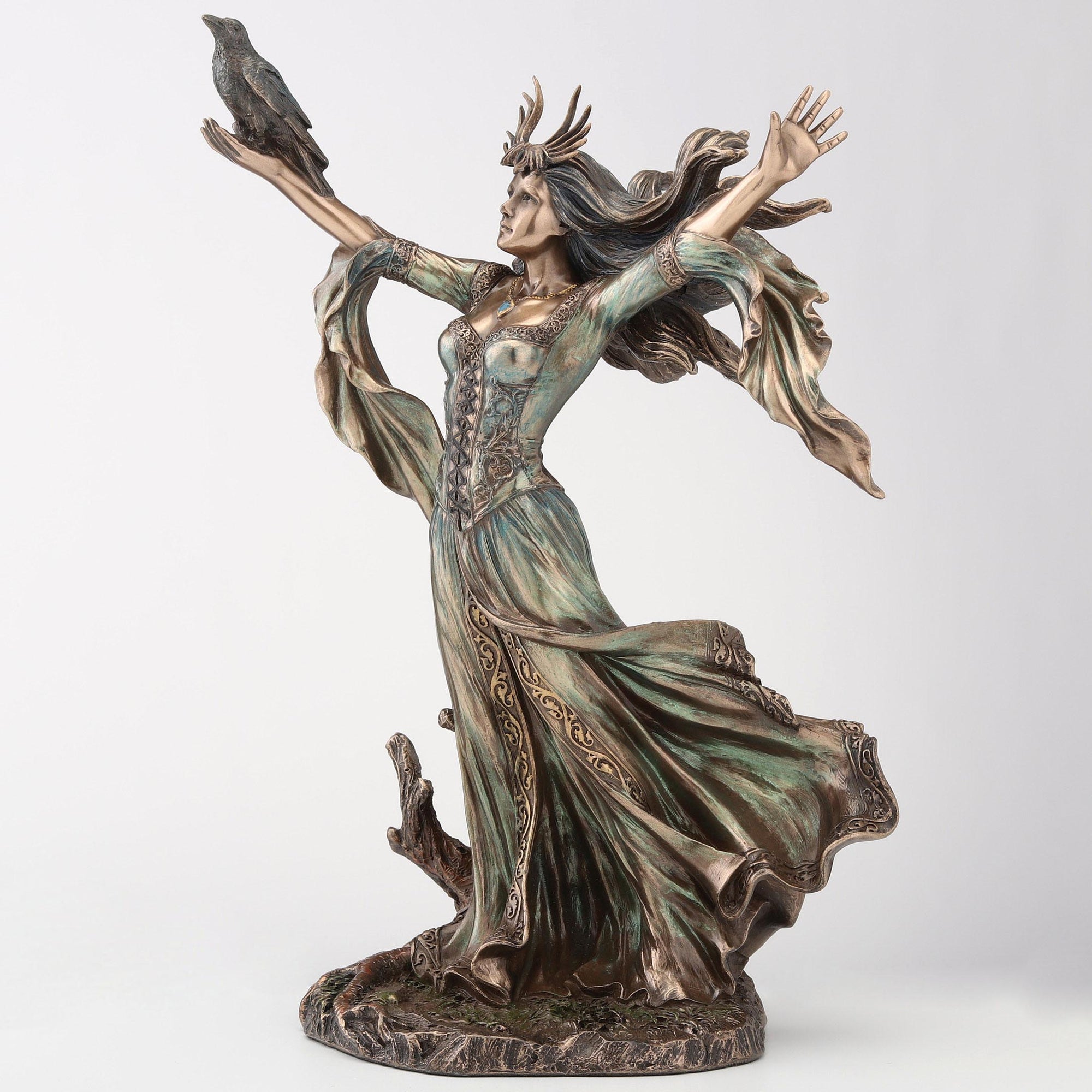 Morgan Le Fay Statue