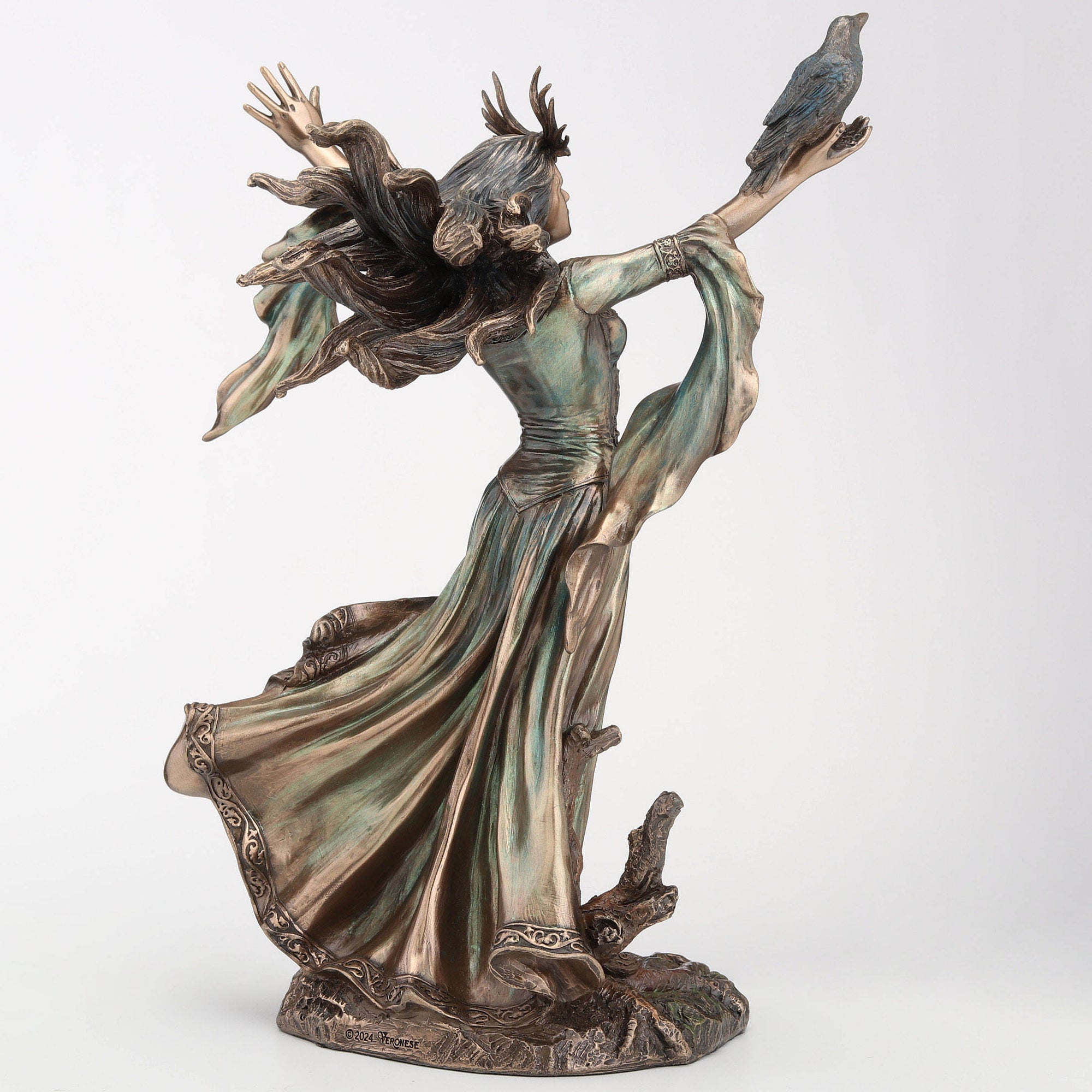 Morgan Le Fay Statue