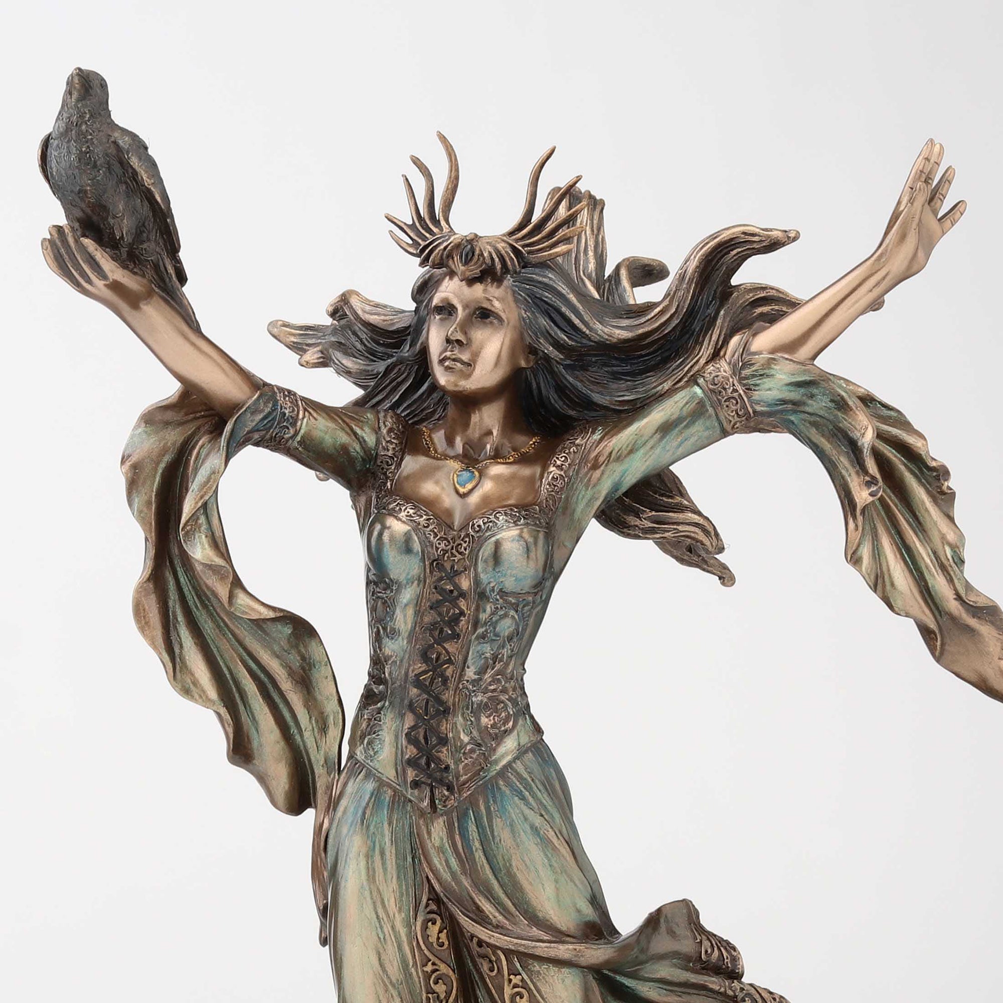 Morgan Le Fay Statue